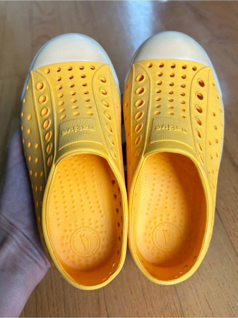 Native Jefferson Kids Shoes Glow In Dark Yellow Boy Girl Sz C10 Slip On Sneakers